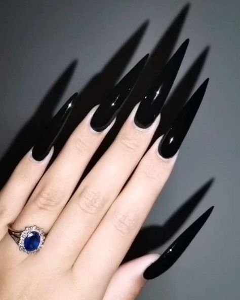 Long Black Stilleto Nails Design, Pointy Long Nails, Black Nails Acrylic Stilettos, Long Black Stiletto Nails, Black Nails Stiletto, Stilleto Nails Long, Black Nails Long, Plain Color Nails, Nail Stilleto Ideas