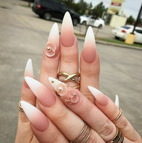 Me gusta esa uñas esta muy bien escha la uñas Natural Ombre Nails Almond, Ombre Nails Almond Shape, Imbre Nails, Natural Ombre Nails, Ombre Nails Almond, Nails Almond Shape, Ombre Nail Art, Ombre Nail Art Designs, Almond Acrylic