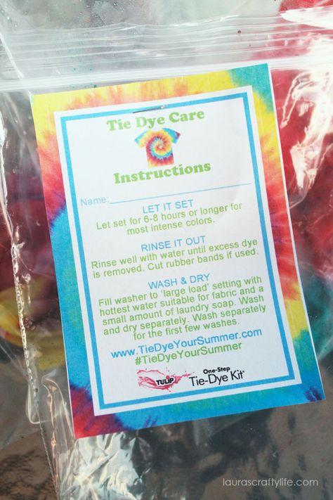 Staple instructions for washing tie dye to plastic bag Tie Dye Instructions, Tie Dye Birthday Party, Tie Dye Birthday, Tie Dye Ideas, Tie Dye Party, Tie Dye Kit, Tie Dye Crafts, How To Tie Dye, Diy Tie