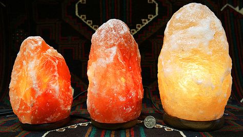 Brighten up those salty nights. - http://noveltystreet.com/item/17922/ Himalayan Salt Benefits, Kitchen Halloween, Himalayan Rock Salt Lamp, Natural Lamps, Rock Lamp, Salt Rock, Feng Shui Art, Salt Rock Lamp, Himalayan Rock Salt