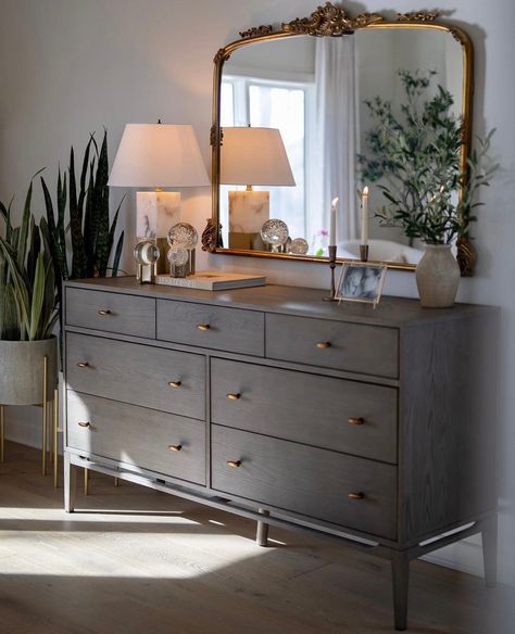 Dresser Decor Bedroom, Bedroom Door Design, Bedroom Style, Bedroom Decor Design, Bedroom Dresser, Bedroom Décor, Bedroom Furniture Design, Dresser Decor, Room Makeover Bedroom