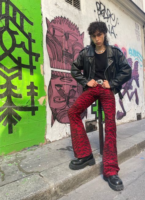 Yuu Nishinoya, Queer Punk, Colorful Grunge, Masc Fashion, Masc Outfits, 70s Inspired Fashion, Rock Outfits, Looks Street Style, Punk Outfits