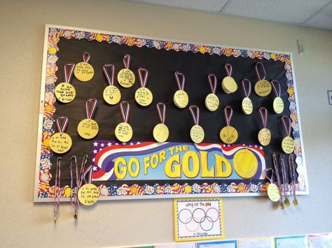 Goals board. Each student writes a goal on a medal. Gold Bulletin Board, Olympic Bulletin Board, Goals Bulletin Board, Kids Bulletin Boards, Classroom Decor Middle, Sports Theme Classroom, Olympic Theme, Sports Classroom, Goal Board