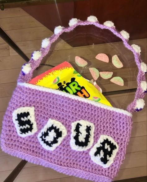 Sour Olivia Rodrigo Crochet Bag, Crochet Grid Patterns, Music Nails, Hsmtmts Cast, Crochet Grid, Olivia Rodrigo Sour, Grid Patterns, Crochet Beach Bags, Crochet Case