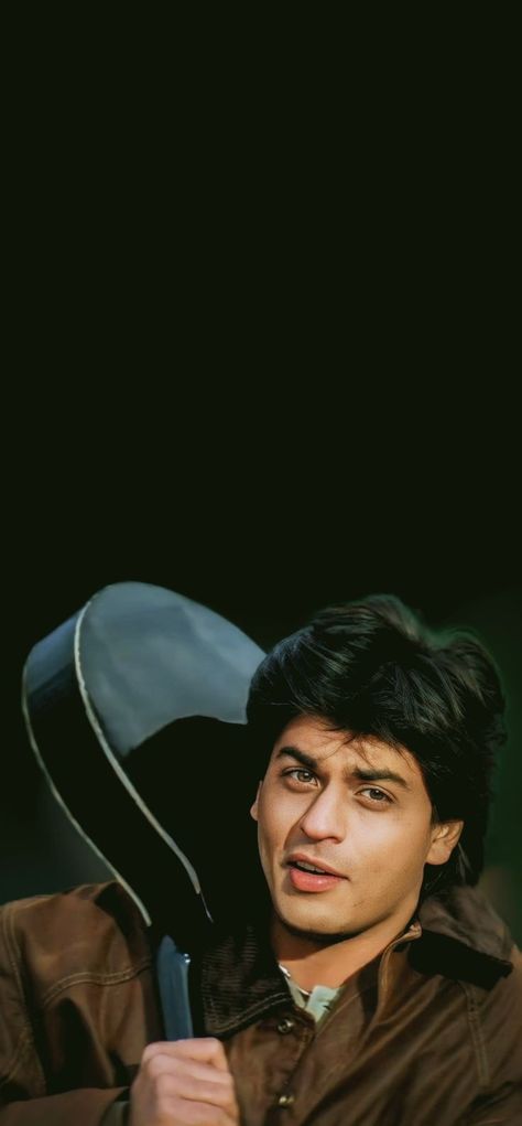 Shahrukh Khan And Kajol, Bollywood Wallpaper, Srk Movies, Vintage Bollywood Aesthetic, 90s Bollywood Aesthetic, Bollywood Funny, Retro Bollywood, Crazy Ideas, Photos Of People