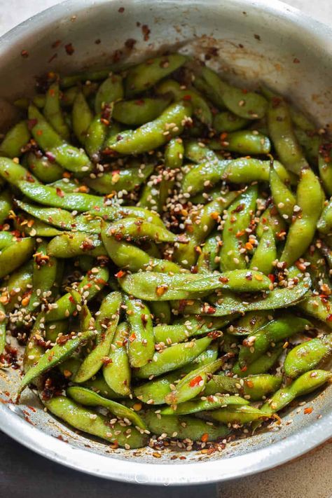 edamame cooked in skillet Edamame Sauce Recipes, Lazy Dog Edamame Recipe, Edamame Seasoning Recipe, Spicy Edamame Recipes Easy, Sauce For Edamame, Edemame Recipes Frozen, Spicy Garlic Edamame Recipes, Edemame Recipes Dinner, Sauteed Edamame