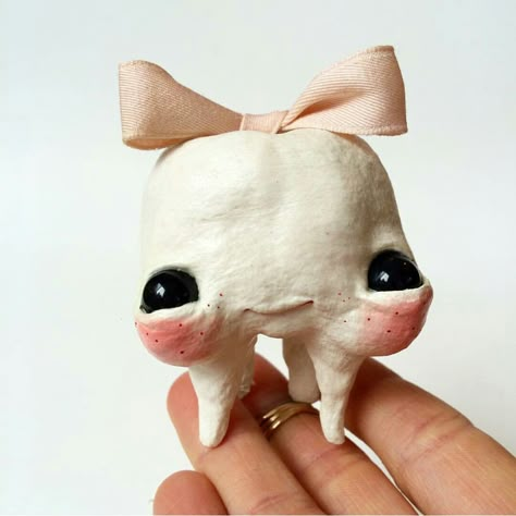 Weird Sculptures, Preemie Baby, Odd Things, Cute Clay, Clay Art Projects, Creepy Art, Art Clay, Weird Art, Creepy Cute