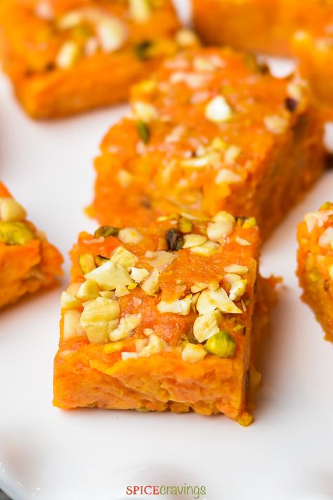 Easy Instant Pot recipe for Carrot Burfi, or Gajar ki Burfi, a fudge-like variation of the classic Indian dessert, Carrot Halwa. #indiandesserts Carrot Halva Recipe, Diwali Mithai Recipes Easy, Christmas Curry, Bangladeshi Desserts, Indian Sweets Recipes, Easy Indian Sweet Recipes, Spicy Desserts, Carrot Halwa Recipe, Halva Recipe