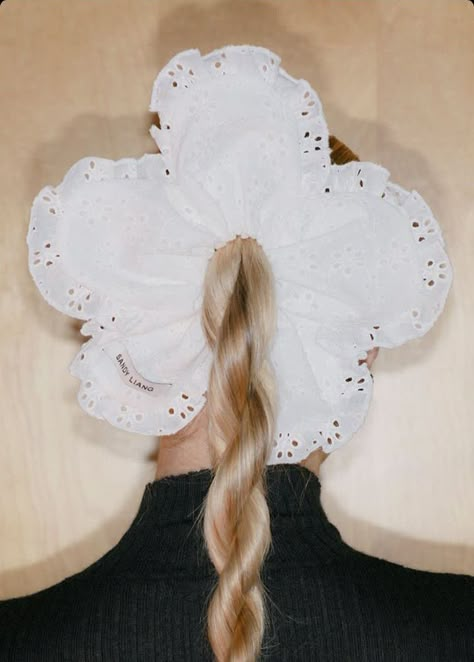 Sandy Liang Flower Scrunchie, Flower Scrunchies Diy, Sandy Liang Scrunchie, Product Photography Hair Accessories, Crochet Flower Scrunchie, Flower Scrunchie, Sandy Liang, 가을 패션, Flower Nails