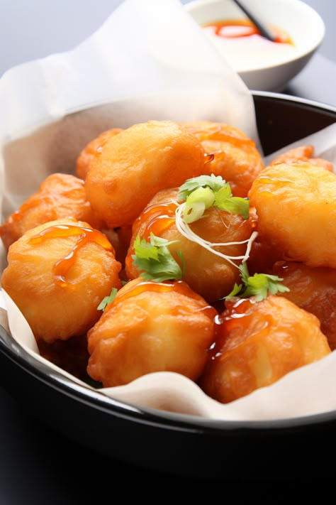 Sweet And Sour Chicken Balls Chinese, Chinese Banquet Food, Chicken Balls Recipe Chinese, Asian Food Recipe, Chinese Chicken Balls Recipe, Chinese Chicken Balls, Sweet And Sour Chicken Balls, Chinese Sweet And Sour Chicken, Chicken Balls Recipe