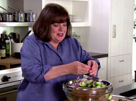 Cucumber Salad Video, Cucumber Salad Creamy, Barefoot Contessa Recipes, Creamed Cucumbers, Cucumber Salad Recipe, Creamy Cucumber Salad, Ina Garten Recipes, Creamy Cucumbers, Breakfast Salad