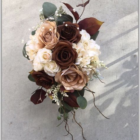 Champagne Colored Bouquet, Shades Of Brown Wedding Bouquet, Taupe And Brown Wedding, Brown Tones Wedding, Brown And Black Wedding Colors, Brown Wedding Theme Decor, Brown And Ivory Wedding, Light Brown Wedding Theme, Vday Bouquet