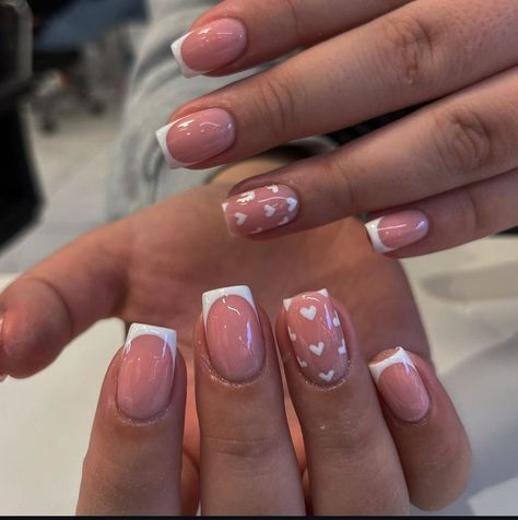 French Tip With Coloured Line, Nail Inspo Small Nails, Nails For Each Month Of The Year, Easy Biab Nails, Biab French Tip Designs, Short Nails Nude Color, Nail Ideas Short Coffin, Paris Nails Designs, Biab Designs