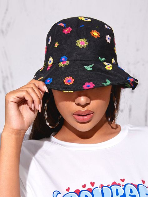 Bucket Hat Photoshoot, Bucket Hat Painting, Aesthetic Bucket Hat, Bucket Hat Outfits, Bucket Hat Embroidery, Bucket Hat Girl, Bucket Hat With String, Bucket Hat Outfit, Outfits Nyc