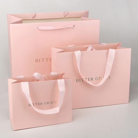 kraft paper bags, paper bags with your own logo Small Boutique Interior, Boutique Layout, Paper Bag Design, Clothing Store Interior, Small Business Gifts, Retail Bags, Clothing Packaging, Box Packaging Design, Boutique Interior