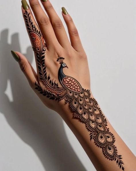 Henna Peacock Designs, Mehandi Peacock Design, Mehndi Designs Peacock, Back Mehndi Designs, Henna Peacock, Peacock Henna, Back Mehndi, Mehndi Hairstyles, Peacock Mehndi