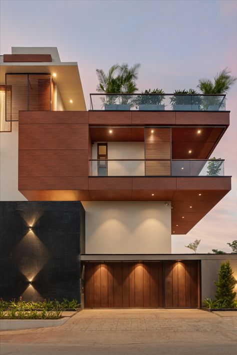 Bungalow Exterior Design, Modern Indian House, Bungalow Elevation Design, Bungalow Office, Exterior Elevation Design, Indian House Design, Architecture Design Competition, Architectural Studio, Bungalow Exterior