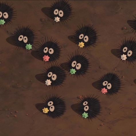 Totoro Black Balls, Studio Ghibli Creatures, Studio Ghibli Dust Sprites, Ghibli Stars, Soot Sprite Art, Warawara Ghibli, Soot Gremlins, Ghibli Creatures, Ghibli Soot Sprites