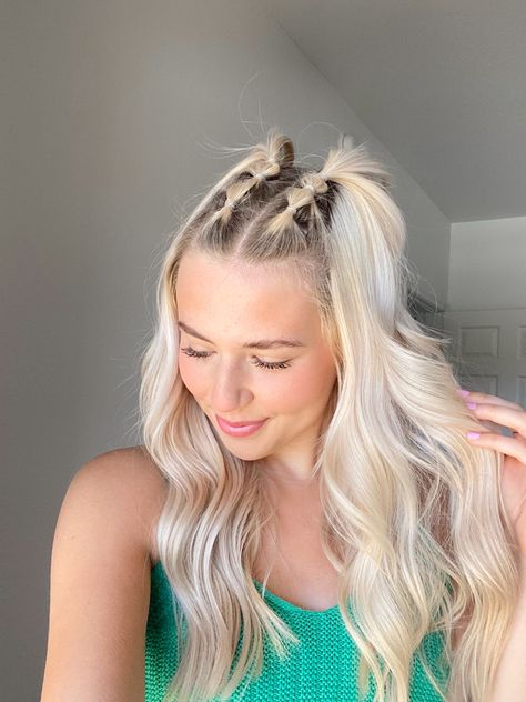 Cute Hairstyles Festival, Good Concert Hairstyles, Hair Ideas For Festivals, Taylor Swift Eras Your Hair Ideas, Cute Bubble Braids Half Up Half Down, Hair Up For Concert, Festival Hair Ideas Long Hair, Cool Concert Hairstyles, Festival Hair And Makeup Ideas