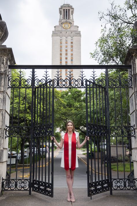 Ut Austin Graduation Pictures, Photo Moodboard, College Graduation Photoshoot, Grad Shoot, Grad Pictures, Grad Pic, Graduation Pics, Prom Photography, Ut Austin