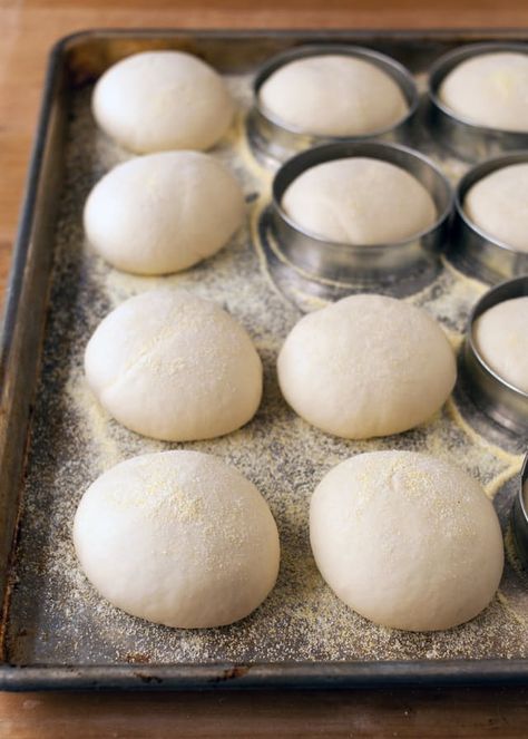 Make English Muffins, English Muffin Recipe, English Muffin Bread, English Muffin Recipes, Homemade English Muffins, Biscuit Rolls, Muffin Bread, English Muffins, Bread Bun