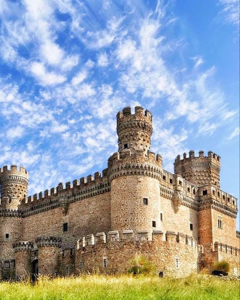 German Princess Aesthetic, Frankenstein Castle, German Princess, Castle Home, Old Castle, Castle Mansion, European Castles, Germany Castles, Castle Garden