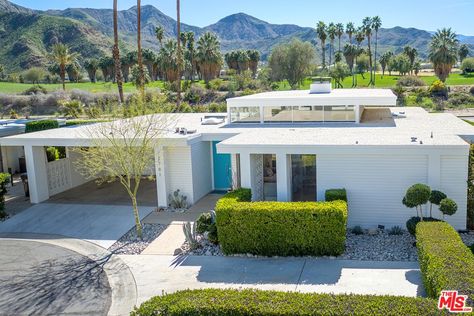 California Mid Century, Palm Springs Homes, Palm Springs Modern, Modernism Week Palm Springs, Spring Architecture, Palm Springs Houses, Palm Springs Desert, Palm Springs Architecture, Mid Century Houses