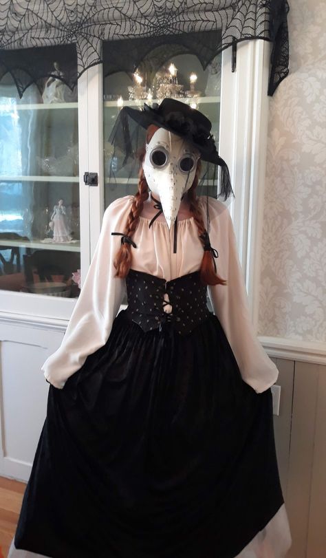 plague doctor/early victorian ballgown-y vibes Plage Doctor Female, Halloween Plague Doctor, Plague Doctor Oc Female, Plague Doctor Inspired Outfits, Plague Doctor And Nurse Costume, Women Plague Doctor Costume, Halloween Costumes Plague Doctor, Victorian Plague Doctor, Plague Doctor Outfit Women