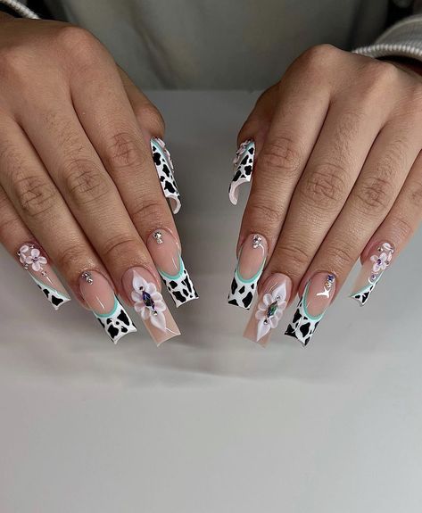 Crodile Print Nails, Country Nails Ideas, Vaquita Nails, Vaquera Nails, Cow Print French Tip Nails, Print French Tip Nails, Better Nails, Art Nail Ideas, Country Acrylic Nails