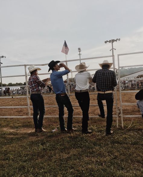 Baile Outfits Jaripeo Guys, Mexican Boy Aesthetic, Vaquero Fits Men, Cute Vaqueros Guys, Vaquero Outfit Mexican Men, Mexican Cowboys, Men’s Cowboy Aesthetic, Cute Cowboys Teenagers, Country Mens Fashion