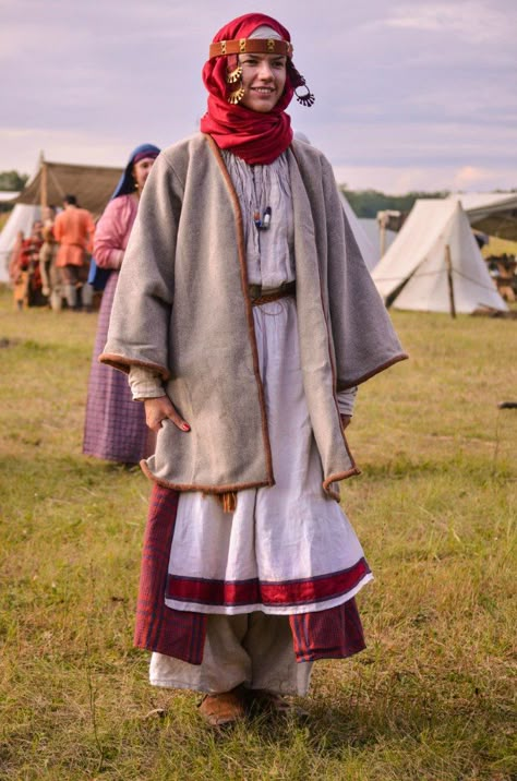 Slavic Garb Sca, Yakutian Clothing, Traditional Siberian Clothing, Ancient Slavic Clothing, Slavic Folk Clothing, Slavic Folk Dress, Medieval Slavic Clothing, Slavic Traditional Clothes, Slavic Braids