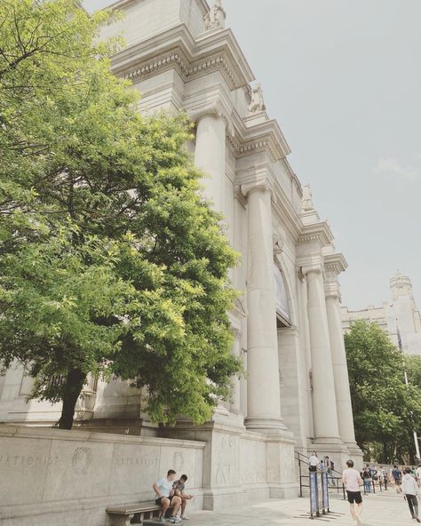 📍 American museum of natural history Nyc Museum Of Natural History, Museum Of Natural History Nyc, Living History Museum, American Museum Of Natural History, Museum Of Natural History, Building Exterior, Living History, History Museum, Natural History