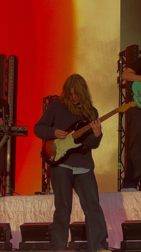 Girl In Red Icon, Girl In Red Singer, Girl In Red Aesthetic, Girl In Red Wallpaper, Girl In Red Concert, Red Concert, Marie Ulven, Red Song, Bst Hyde Park