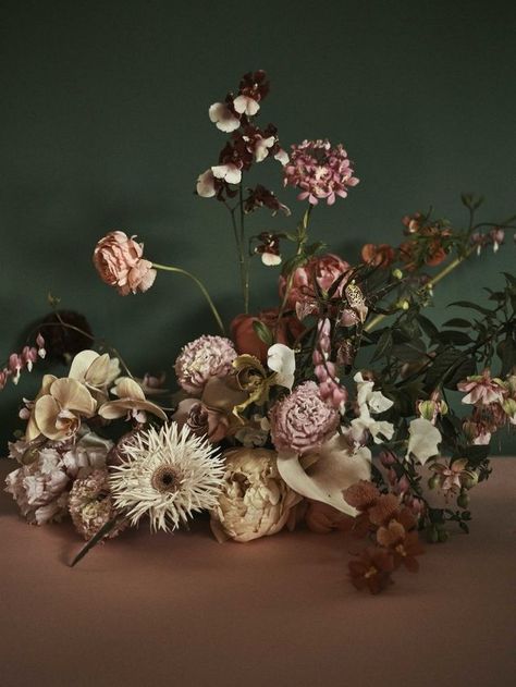 Fall Flowers Aesthetic, Muted Flowers, Thanksgiving Floral Arrangements, Modern Baroque, Thanksgiving Floral, Dutch Masters, Fall Flower Arrangements, Fall Floral Arrangements, Thanksgiving Centerpieces