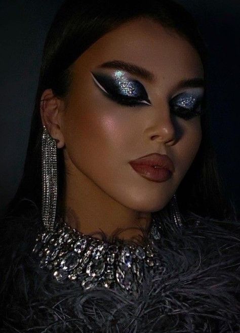 Black Rhinestone Makeup, Glitter Halloween Makeup, Cosmetology Graduation, Beautiful Lip Color, Rhinestone Makeup, Drag Queen Makeup, Color Eyes, Gogo Dancer, Drag Makeup