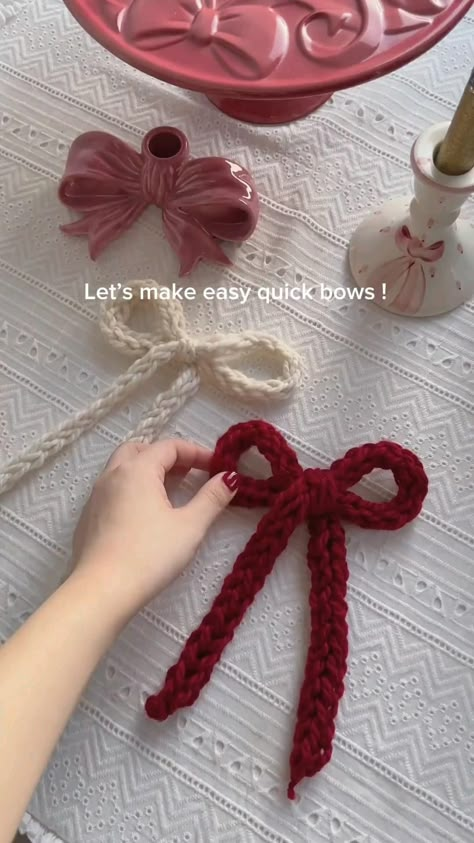 #bow #coquette Hand Knitting Diy, Crochet Diy Tutorial, Crochet Bow, Beginner Crochet Tutorial, Knitting Diy, Crochet Bows, Mode Crochet, Pola Amigurumi, Pinterest Diy Crafts