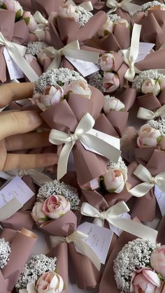 Bridal Shower Gift Wrapping Ideas, Bridal Favours, Unique Bouquet Ideas, Bouquet Favors, Elegant Party Favors, Flower Favors, Dinner Party Favors, Wedding Favours Luxury, Edible Wedding Favors