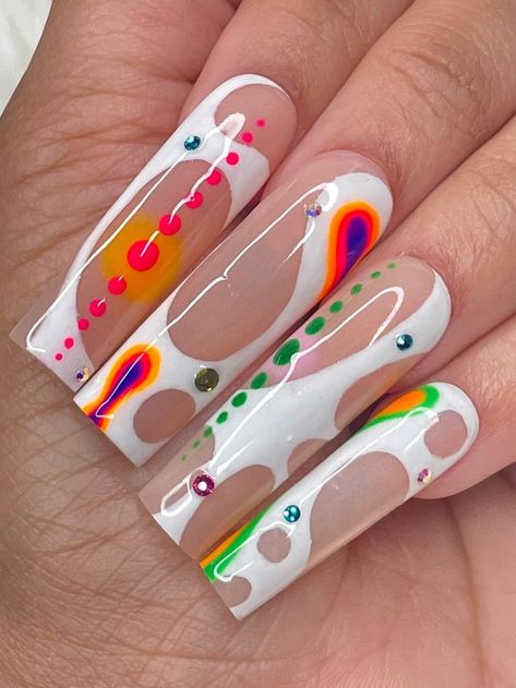 Nail Art Designs Drawing, Graffiti Nails Design, Pride Inspired Nails, Xl Acrylics, Unique Nail Art Designs Creative, Ufo Nails, Optical Illusion Nails, Blush Nail Designs, Trippy Nails