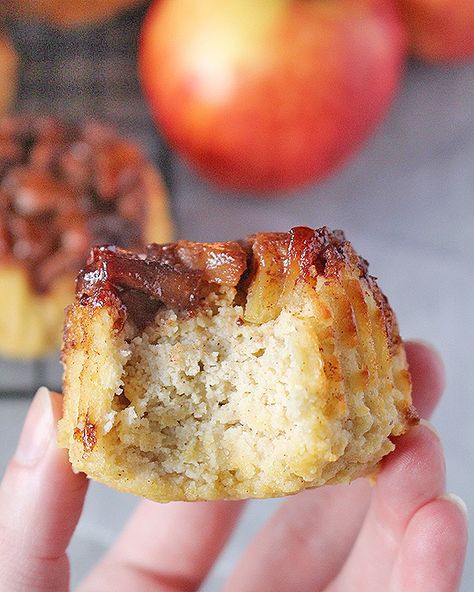 Paleo Apple Cinnamon Upside Down Muffins - Real Food with Jessica Upside Down Muffins, Apple Company, Paleo Breakfasts, Paleo Apple, Paleo Menu, Paleo Breads, Paleo Muffins, Aip Desserts, Paleo Cookbook