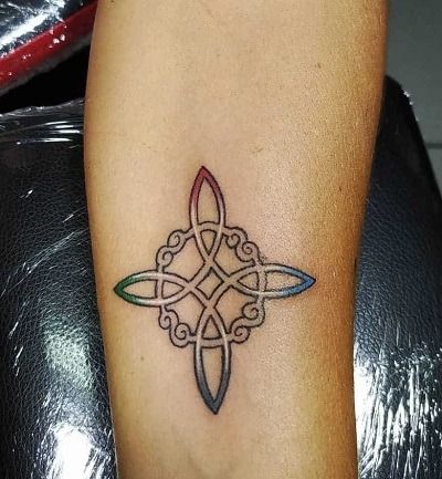 Latest 50 Celtic Tattoo Designs (2023) With Meaning - Tips and Beauty Celtic Armband Tattoo, Celtic Tattoo For Women Irish, Celtic Tattoo Family, Small Irish Tattoos, Celtic Mother Tattoos, Celtic Band Tattoo, Small Celtic Tattoos, Wrist Tattoo Design, Celtic Tattoo For Women