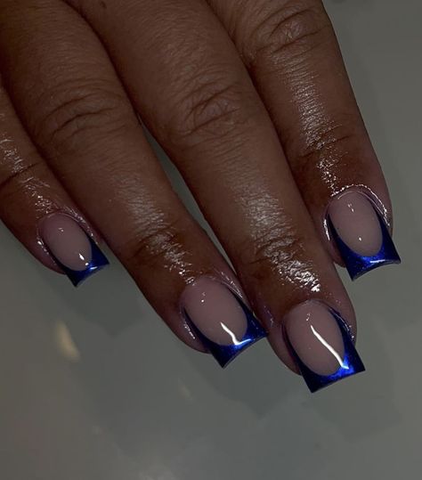 Blue Festival Nails, Crome Nails Designs Short, Royal Blue Gel Nails, Blue Chrome French Tip, Blue Chrome French Tip Nails, Classy Nails Short Winter, 90s French Tip Nails, Exotic Short Nails, Chrome Frenchies