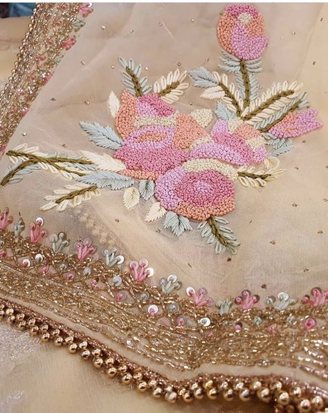 Stone Work Embroidery, Stone Embroidery, Design Saree, Kurti Embroidery Design, Couture Embroidery, Handmade Embroidery Designs, Bead Embroidery Patterns, Hand Work Embroidery, Hand Embroidery Flowers