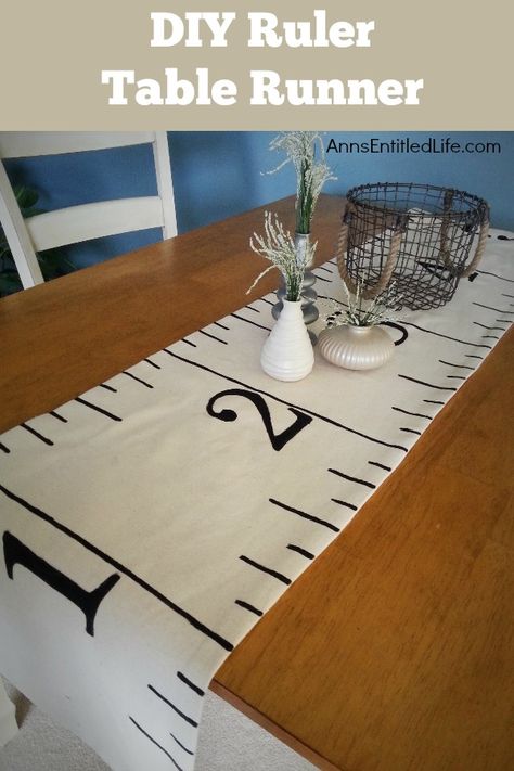 Ruler Table, Diy Sewing Table, Modern Table Runners, Table Runner Diy, Table Runner Pattern, Sewing Projects For Kids, Quilted Table Runners, Creative Home Decor, Christmas Gifts For Friends