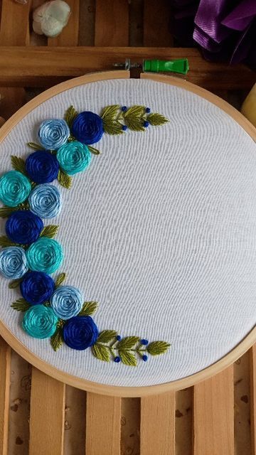 Hand Embroidery Motifs Design, Designing Fabric, Wedding Embroidery Hoop, Happy Birthday Mother, Patterns Flowers, Stitching Ideas, Wedding Embroidery, Arijit Singh, Birthday Mother