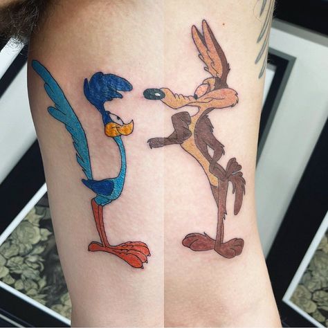 Road Runner Tattoo Looney Tunes, Wiley Coyote And Road Runner Tattoo, Road Runner Tattoo Design, Road Runner Tattoo, Roadrunner Tattoo, Wylie Coyote, Coyote Tattoo, Runner Tattoo, Pop Culture Tattoos