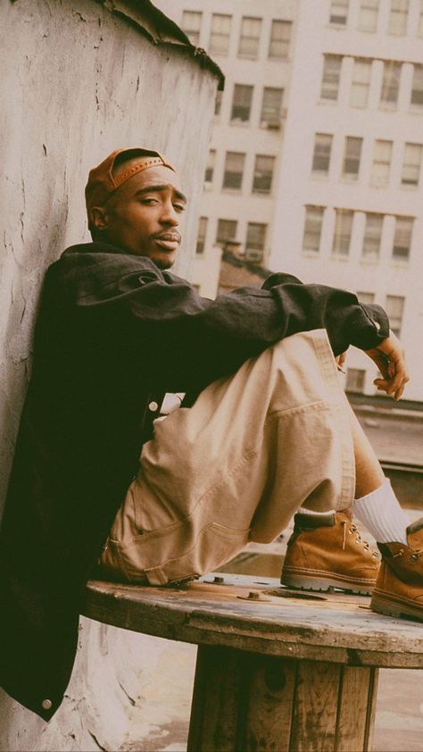 Old School Rap Aesthetic, 90s Rap Aesthetic, Tupac Photos, 90s Rappers Aesthetic, Tupac Wallpaper, 90s Rappers, Tupac Pictures, Rolling Stone Magazine, Hip Hop Classics