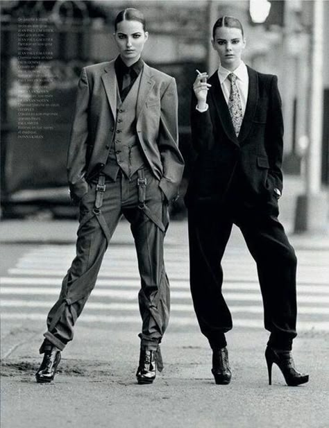 Three Piece Suit Mens Wedding, Look 80s, Suits And Ties, Mode Editorials, Women In Suits, Androgynous Style, Androgynous Fashion, Looks Street Style, Three Piece Suit