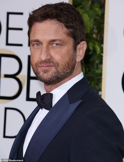 Gerard Butler Body, Gerard Butler Young, Gerard Butler 300, I Love My Fiance, Actor Gerard Butler, Primrose Hill, Country Musicians, Scottish Actors, Boy Celebrities