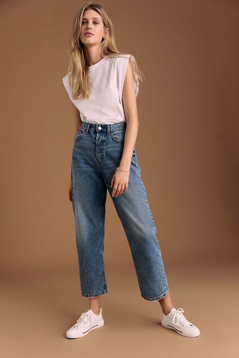 Women's Jeans Fashion, Ankle Jeans Outfit, High Ankle Jeans, Straight Jeans Outfit, Denim Jeans Outfit, Chic Cardigan, Mom Jeans Outfit, Ankle Length Jeans, Straight Cut Jeans