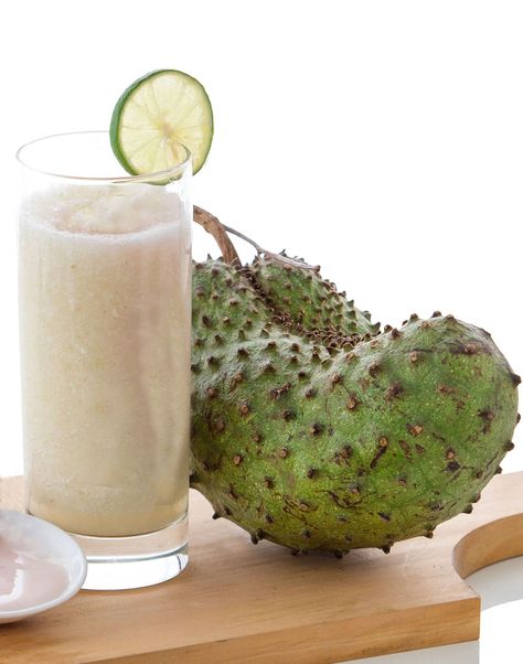 Soursop Benefits, Alkaline Fruits, Soursop Fruit, Digestive Juice, Powder Recipe, Warm Food, Prayer Warrior, Fresh Fruits And Vegetables, Healthy Juices